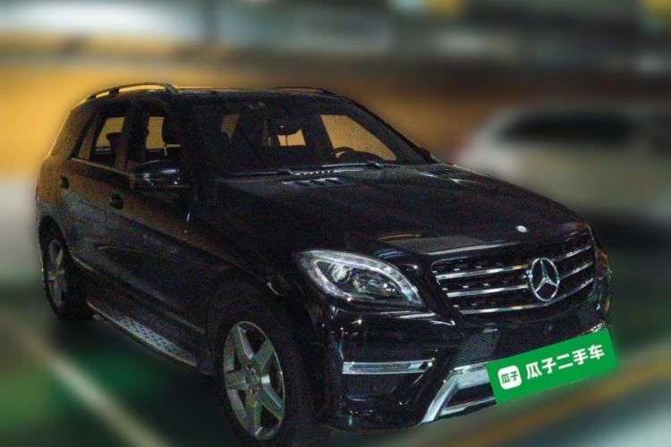 Used Mercedes-Benz M-Class 2015 ML 400 4MATIC Luxury Model Front Right 45 Deg