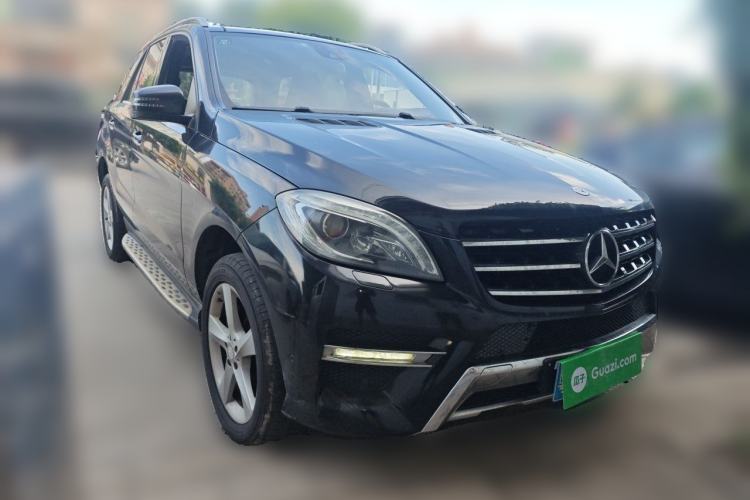 Used Mercedes-Benz M-Class 2015 ML 400 4MATIC Dynamic Model Front Right 45 Deg