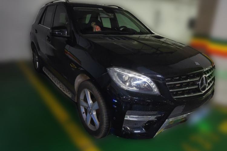 Used Mercedes-Benz M-Class 2015 ML 320 4MATIC Front Right 45 Deg
