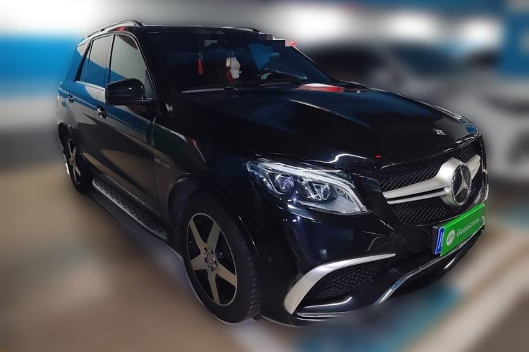Used Mercedes-Benz M-Class 2015 ML 400 4MATIC Luxury Model Front Right 45 Deg
