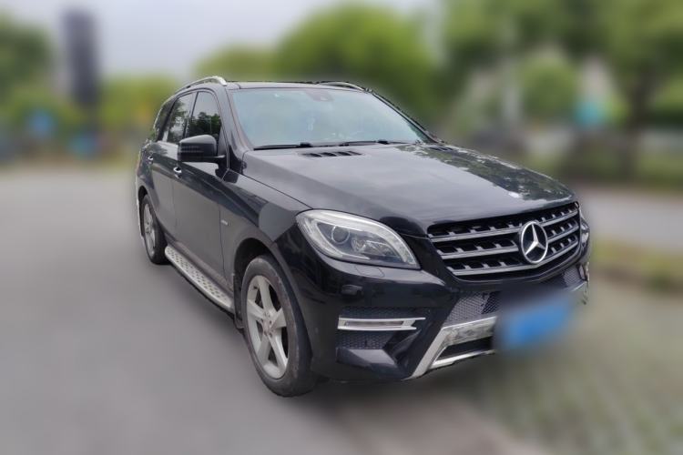 Used Mercedes-Benz M-Class 2015 ML 400 4MATIC Dynamic Model Front Right 45 Deg