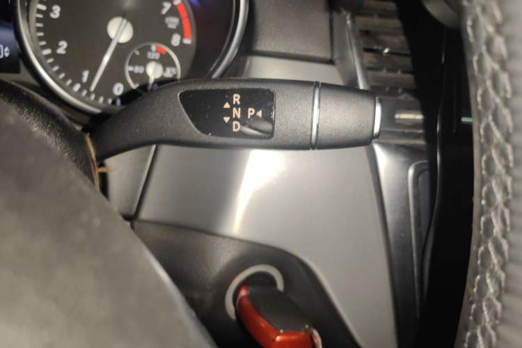 Used Mercedes-Benz M-Class 2015 ML 320 4MATIC Gear Lever