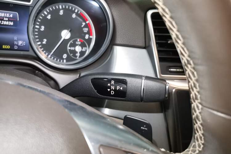 Used Mercedes-Benz M-Class 2015 ML 320 4MATIC Gear Lever