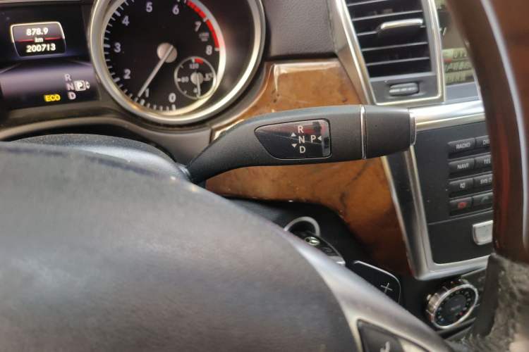 Used Mercedes-Benz M-Class 2015 ML 400 4MATIC Luxury Model Gear Lever