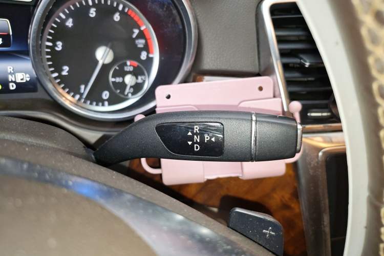 Used Mercedes-Benz M-Class 2015 ML 400 4MATIC Dynamic Model Gear Lever
