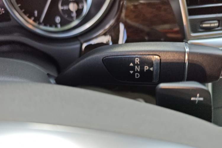Used Mercedes-Benz M-Class 2015 ML 350 CDI 4MATIC Gear Lever
