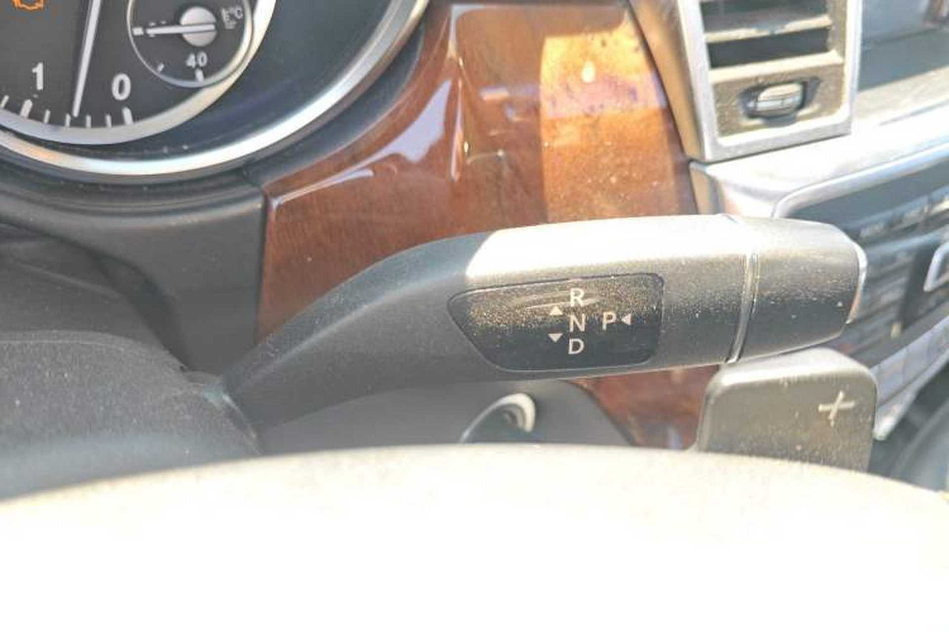 Used Mercedes-Benz M-Class 2015 ML 400 4MATIC Luxury Model Gear Lever