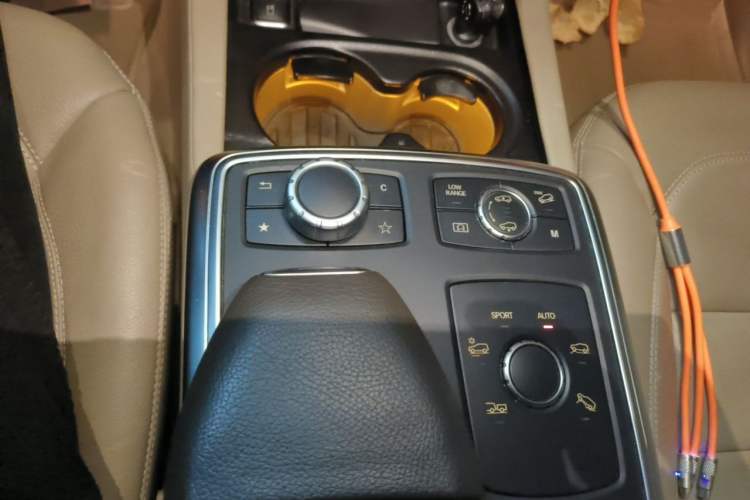 Used Mercedes-Benz M-Class 2015 ML 400 4MATIC Luxury Model Gear Lever