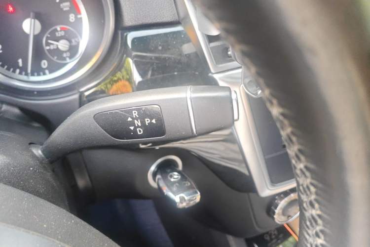 Used Mercedes-Benz M-Class  Gear Lever