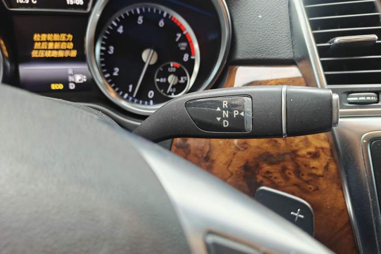 Used Mercedes-Benz M-Class 2015 ML 400 4MATIC Luxury Model Gear Lever