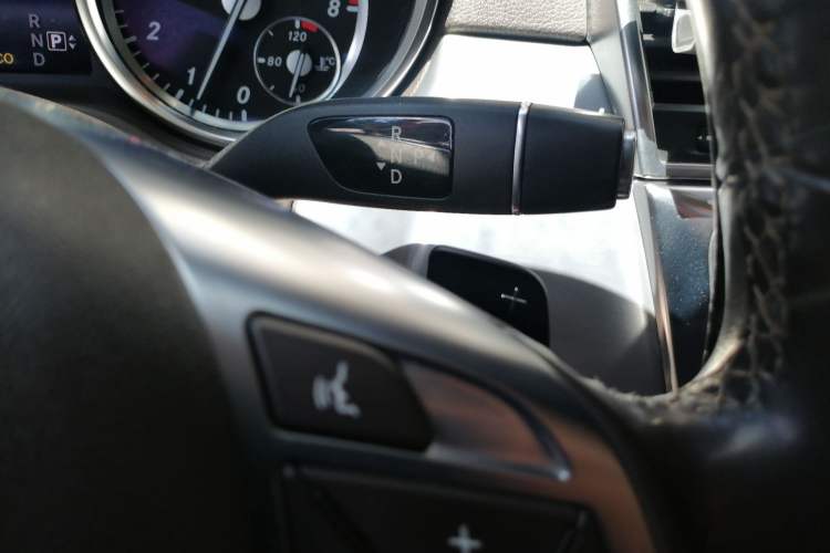 Used Mercedes-Benz M-Class 2015 ML 320 4MATIC Gear Lever