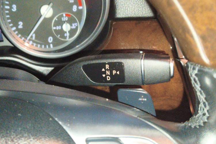 Used Mercedes-Benz M-Class 2015 ML 400 4MATIC Luxury Model Gear Lever