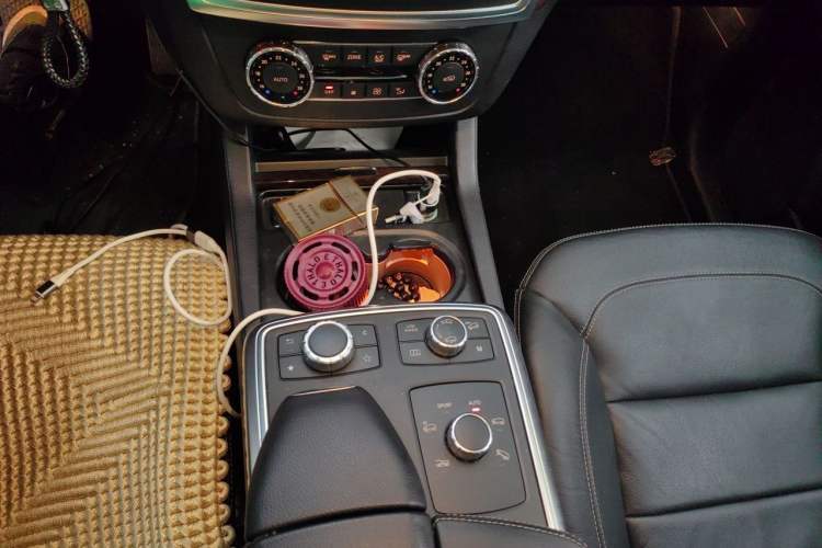 Used Mercedes-Benz M-Class 2015 ML 400 4MATIC Luxury Model Gear Lever