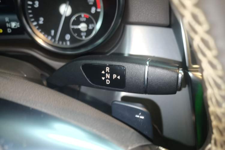 Used Mercedes-Benz M-Class 2015 ML 320 4MATIC Gear Lever