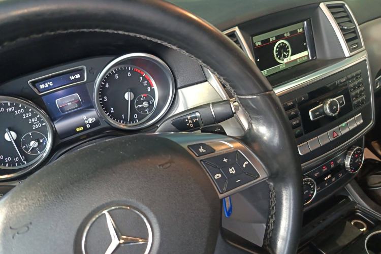 Used Mercedes-Benz M-Class 2015 ML 320 4MATIC Gear Lever