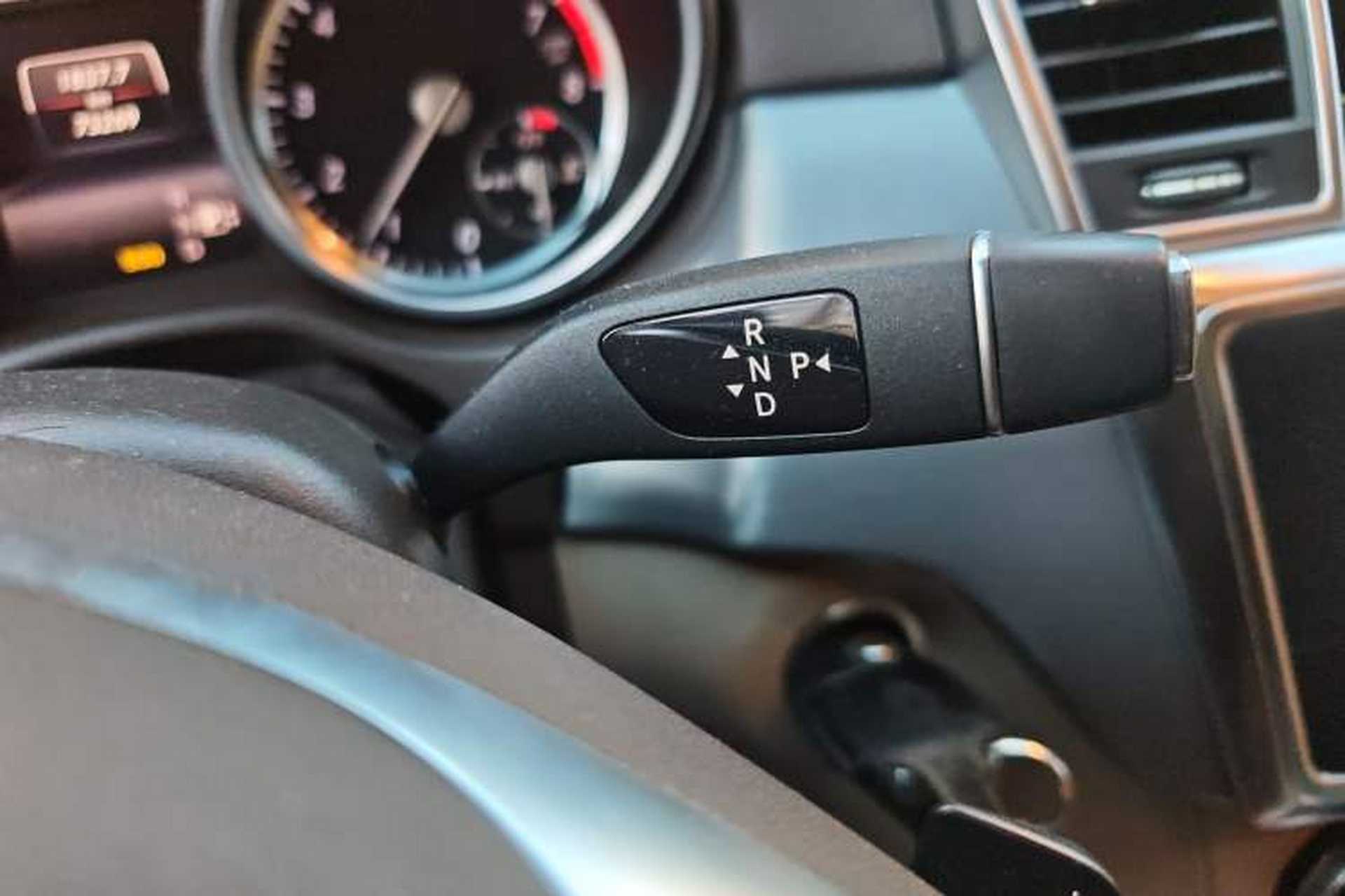 Used Mercedes-Benz M-Class 2015 ML 320 4MATIC Gear Lever