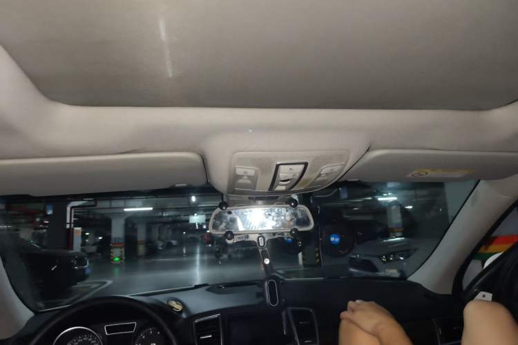 Used Mercedes-Benz M-Class 2015 ML 400 4MATIC Dynamic Model Headliner