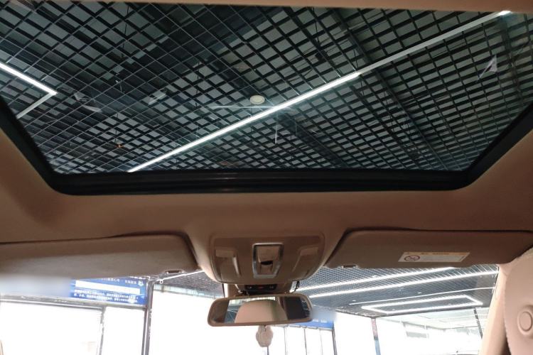 Used Mercedes-Benz M-Class 2015 ML 400 4MATIC Dynamic Model Headliner