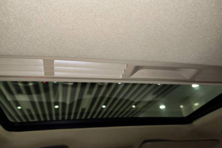 Used Mercedes-Benz M-Class 2015 ML 320 4MATIC Headliner