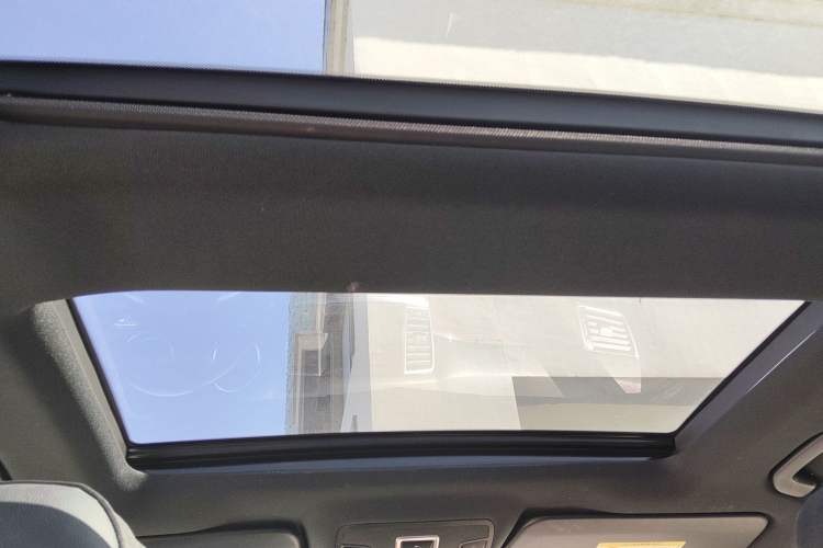 Used Mercedes-Benz M-Class 2015 ML 400 4MATIC Luxury Model Headliner