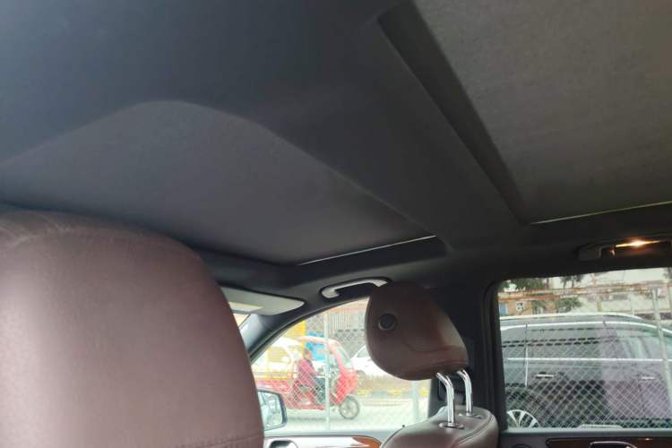 Used Mercedes-Benz M-Class 2015 ML 400 4MATIC Luxury Model Headliner