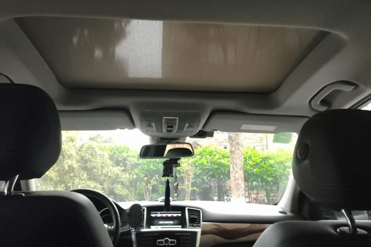 Used Mercedes-Benz M-Class 2015 ML 400 4MATIC Dynamic Model Headliner