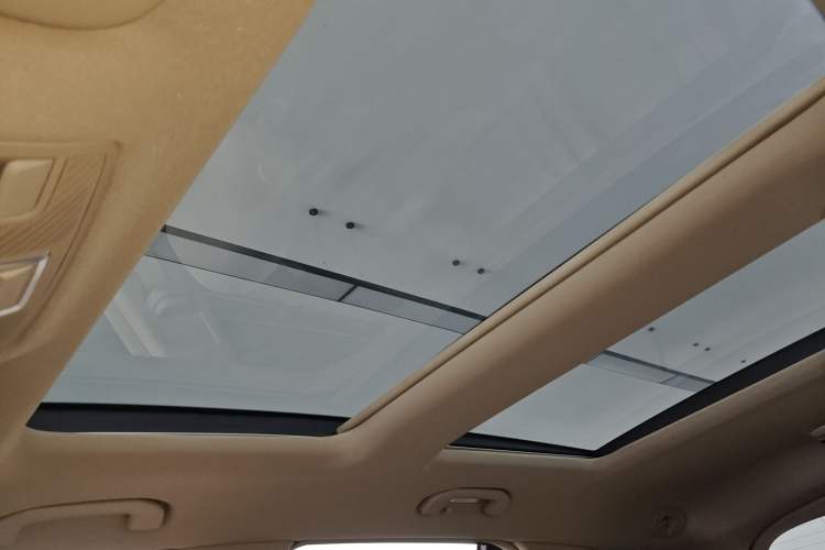 Used Mercedes-Benz M-Class 2015 ML 400 4MATIC Luxury Model Headliner