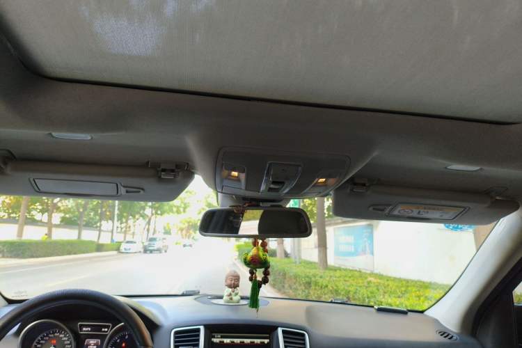 Used Mercedes-Benz M-Class 2015 ML 400 4MATIC Dynamic Model Headliner