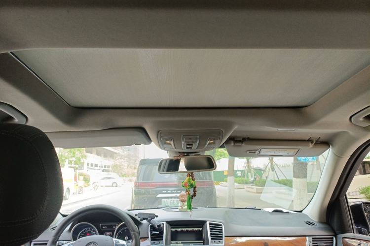 Used Mercedes-Benz M-Class 2015 ML 400 4MATIC Dynamic Model Headliner