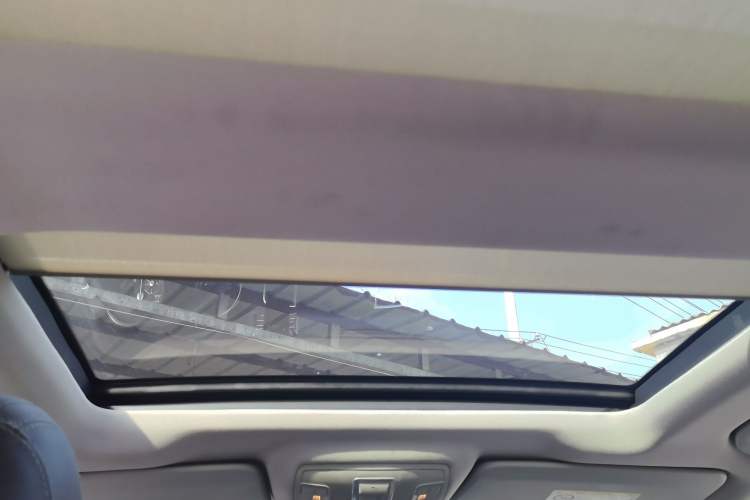 Used Mercedes-Benz M-Class 2015 ML 400 4MATIC Dynamic Model Headliner