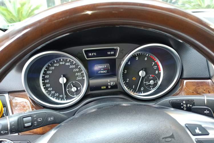 Used Mercedes-Benz M-Class 2015 ML 400 4MATIC Luxury Model Instrument Cluster