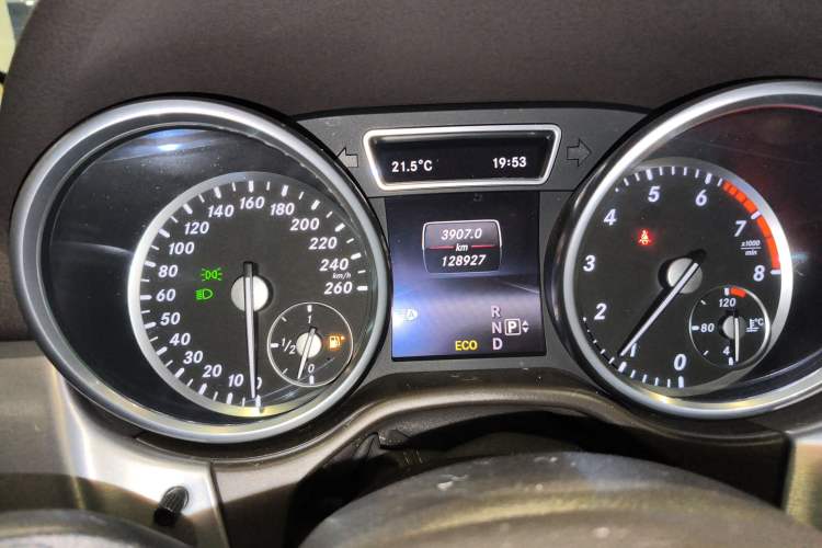 Used Mercedes-Benz M-Class 2015 ML 320 4MATIC Instrument Cluster