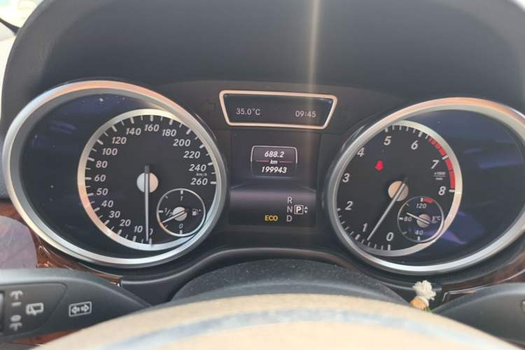 Used Mercedes-Benz M-Class 2015 ML 400 4MATIC Luxury Model Instrument Cluster