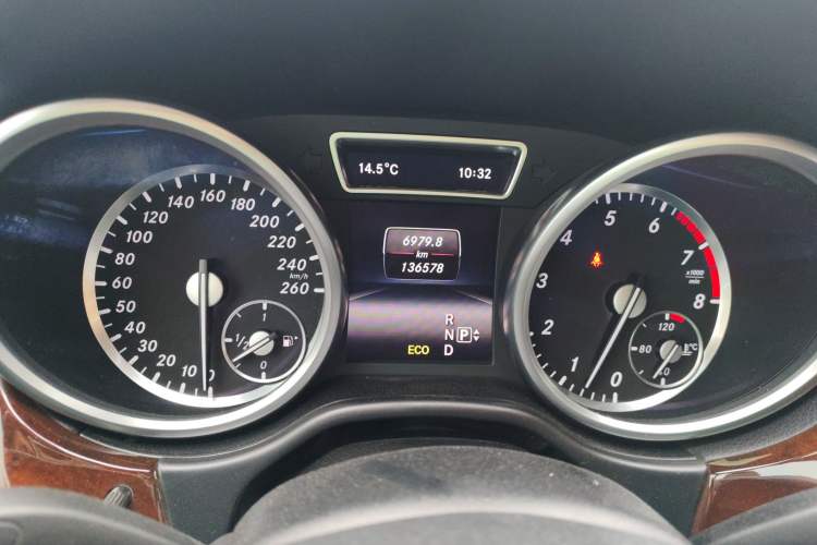 Used Mercedes-Benz M-Class 2015 ML 400 4MATIC Luxury Model Instrument Cluster