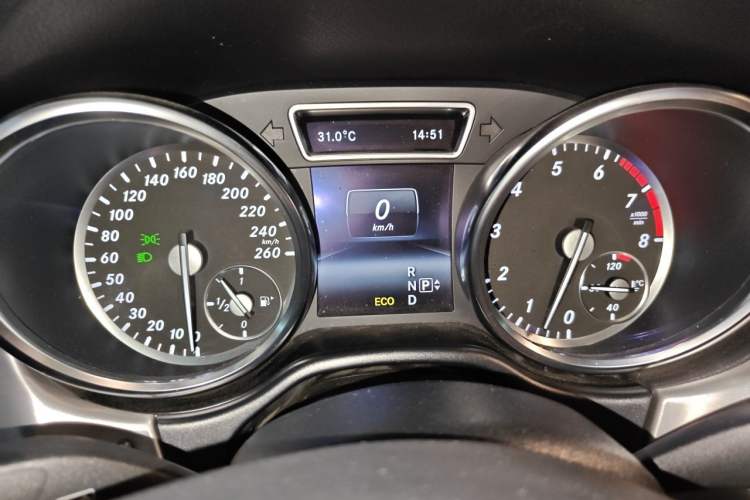 Used Mercedes-Benz M-Class 2015 ML 320 4MATIC Instrument Cluster