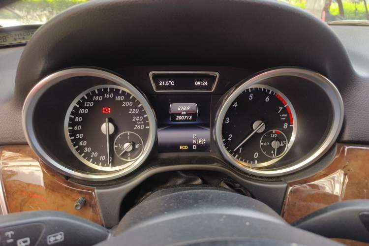 Used Mercedes-Benz M-Class 2015 ML 400 4MATIC Luxury Model Instrument Cluster