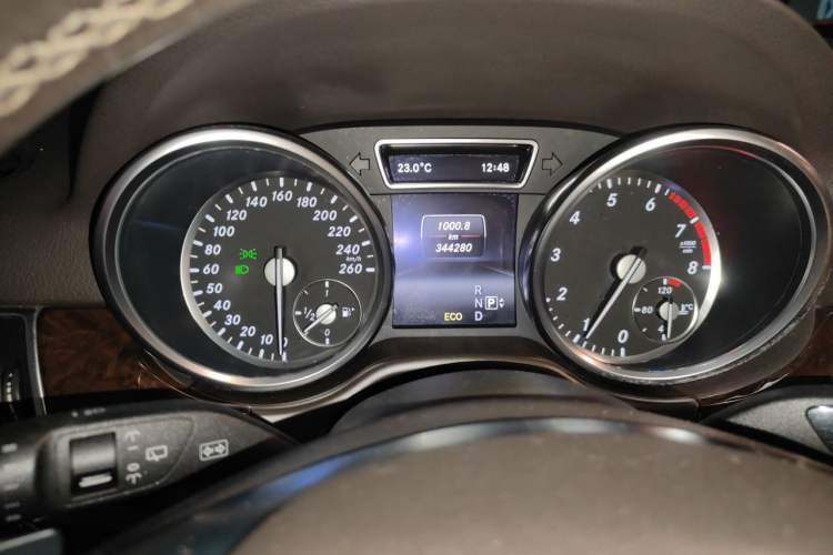 Used Mercedes-Benz M-Class 2015 ML 400 4MATIC Dynamic Model Instrument Cluster