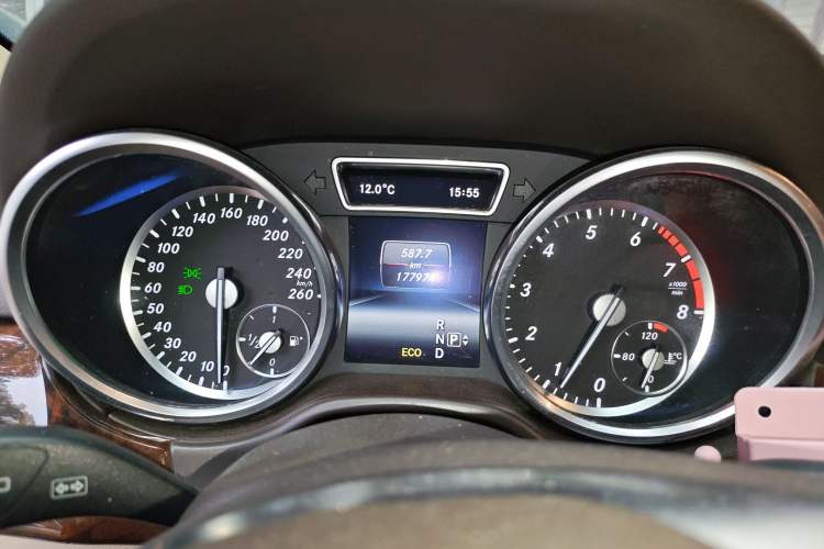Used Mercedes-Benz M-Class 2015 ML 400 4MATIC Dynamic Model Instrument Cluster