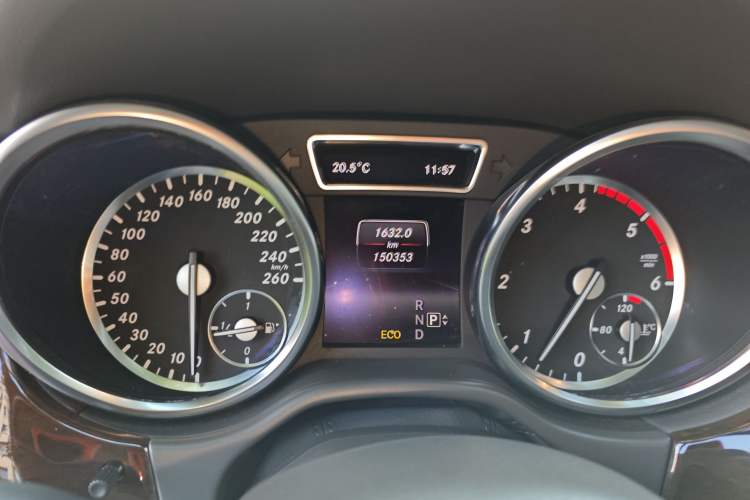 Used Mercedes-Benz M-Class 2015 ML 350 CDI 4MATIC Instrument Cluster
