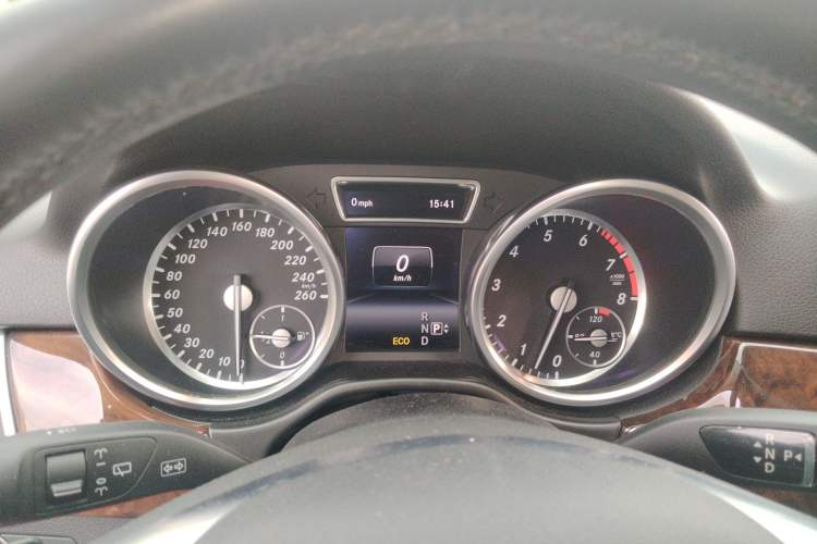 Used Mercedes-Benz M-Class 2015 ML 400 4MATIC Dynamic Model Instrument Cluster
