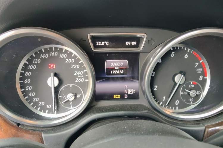 Used Mercedes-Benz M-Class 2015 ML 400 4MATIC Dynamic Model Instrument Cluster