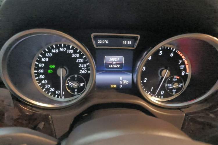 Used Mercedes-Benz M-Class 2015 ML 400 4MATIC Luxury Model Instrument Cluster