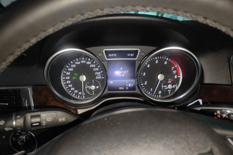 Used Mercedes-Benz M-Class 2015 ML 400 4MATIC Dynamic Model Instrument Cluster