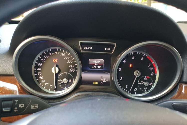 Used Mercedes-Benz M-Class 2015 ML 400 4MATIC Dynamic Model Instrument Cluster