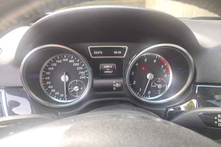 Used Mercedes-Benz M-Class  Instrument Cluster