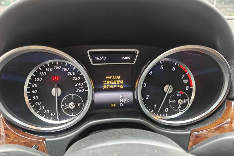 Used Mercedes-Benz M-Class 2015 ML 400 4MATIC Luxury Model Instrument Cluster