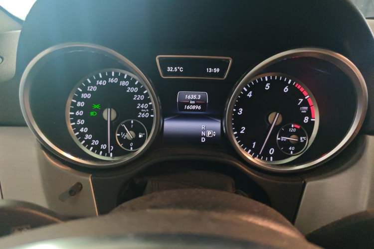 Used Mercedes-Benz M-Class 2015 ML 320 4MATIC Instrument Cluster