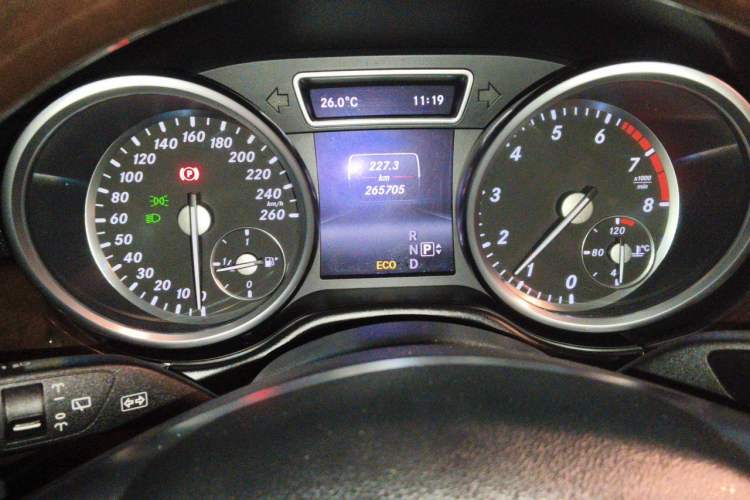 Used Mercedes-Benz M-Class 2015 ML 400 4MATIC Luxury Model Instrument Cluster
