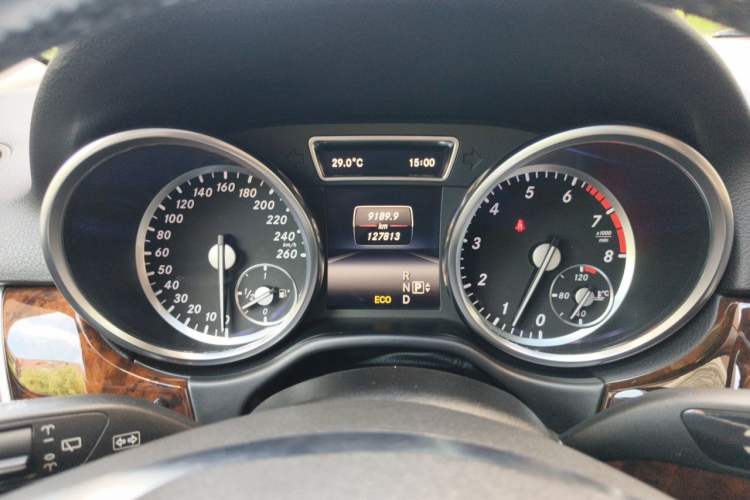 Used Mercedes-Benz M-Class 2015 ML 400 4MATIC Dynamic Model Instrument Cluster