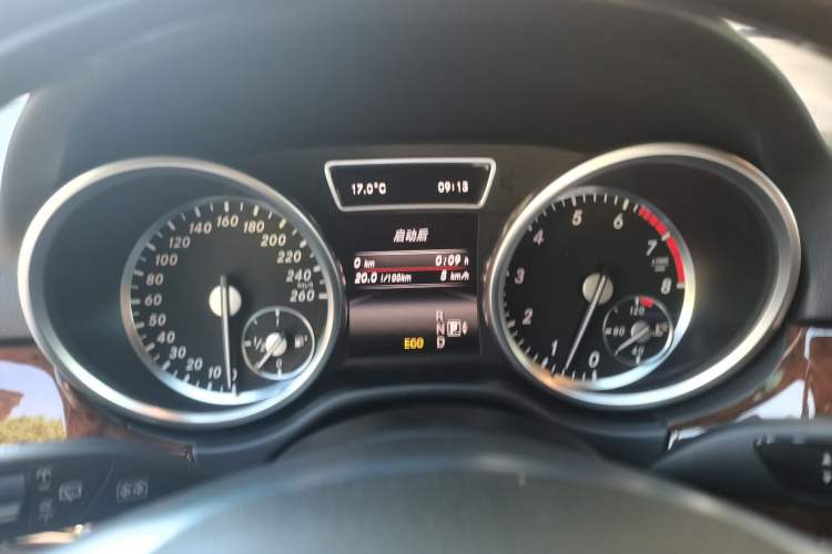 Used Mercedes-Benz M-Class 2015 ML 400 4MATIC Luxury Model Instrument Cluster